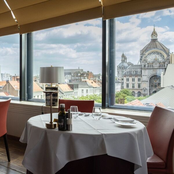 hyllit-antwerpen-gran-duca-rooftop-restaurant-italiaans-in-antwerpen-met-terras-en-uitzicht-op-hyllit-hotel-centraal-station.jpg